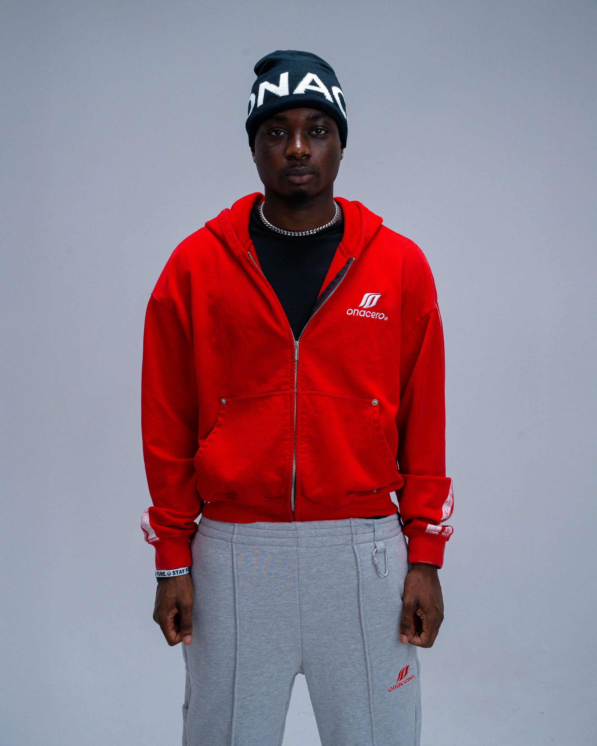 ONACERO CLASSIC ZIP RED HOODIE