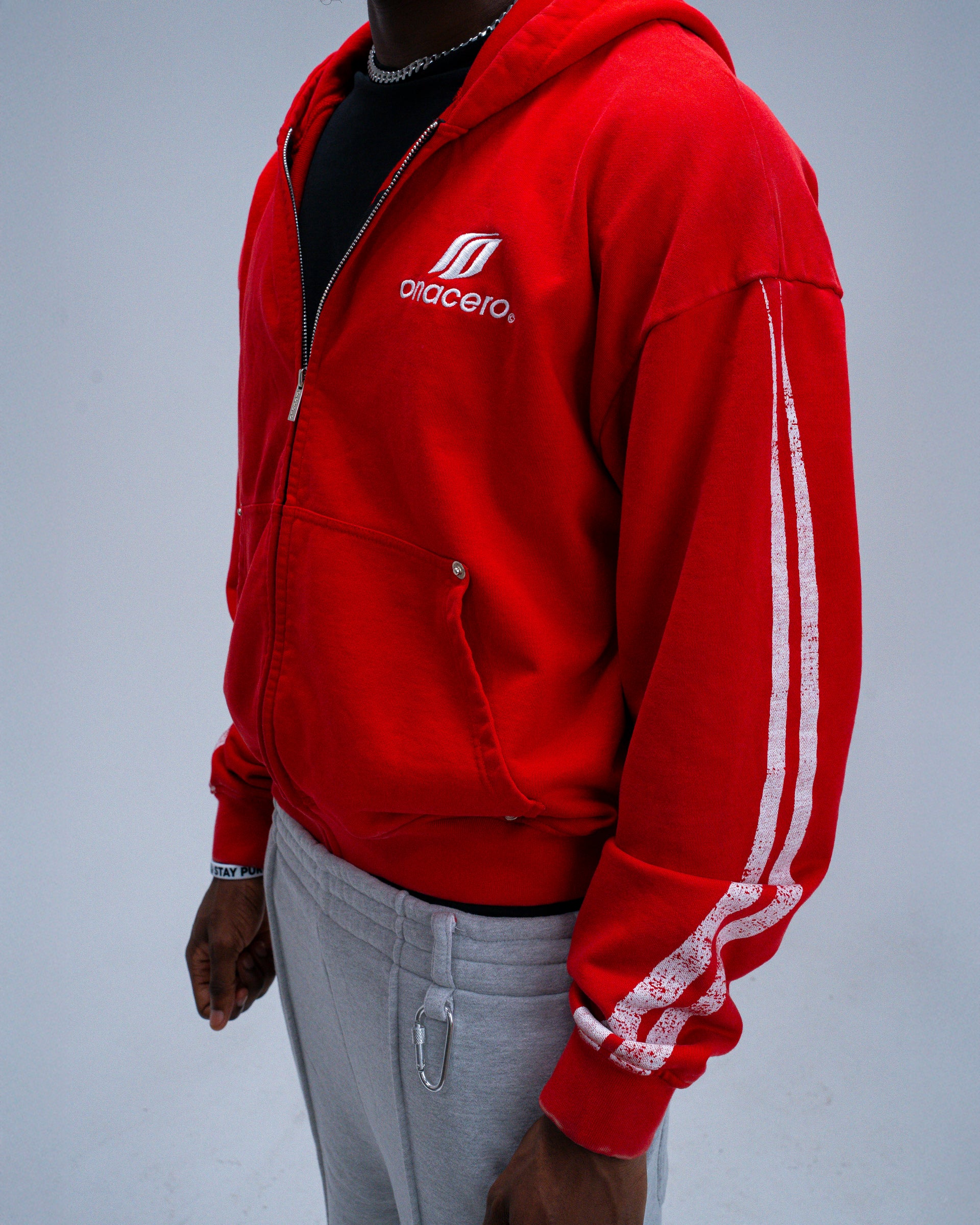 ONACERO CLASSIC ZIP RED HOODIE